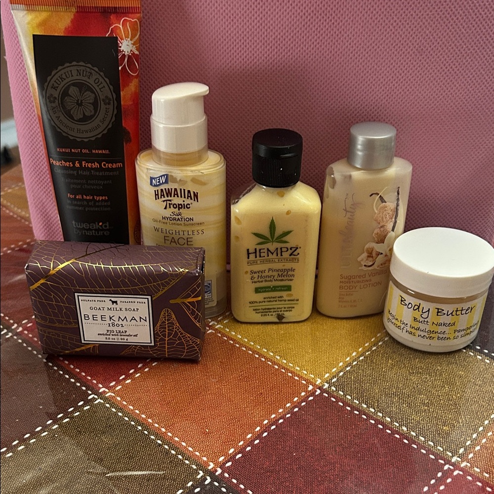 Hempz Herbal Body Moisturizer with Green and Black Accents. No bar soap
